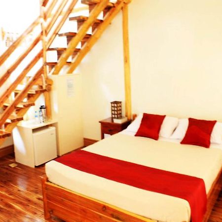 Palo Alto Bed & Breakfast Puerto Princesa Camera foto